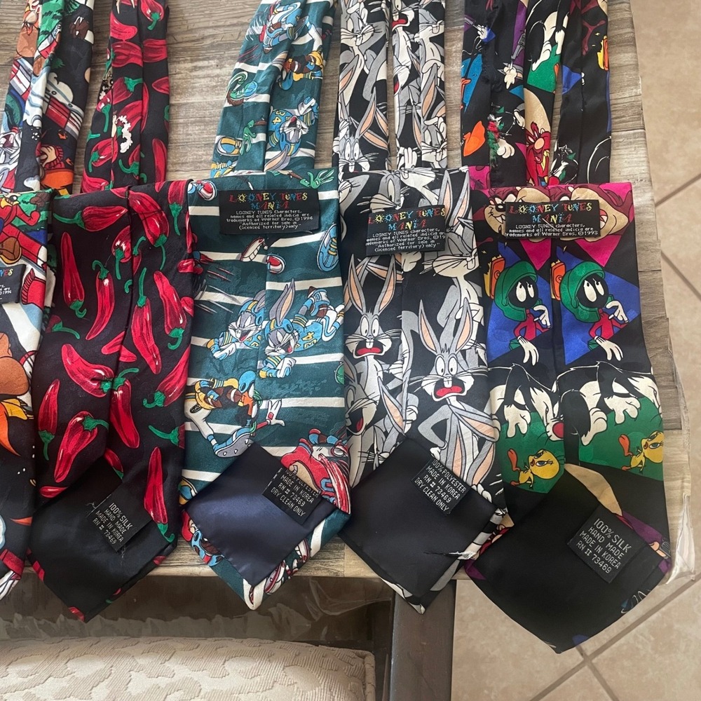 Vintage Looney Tunes Mania Silk Tie Lot 9pc Bugs Bunny Taz 1990s Warner Bros - Picture 5 of 8